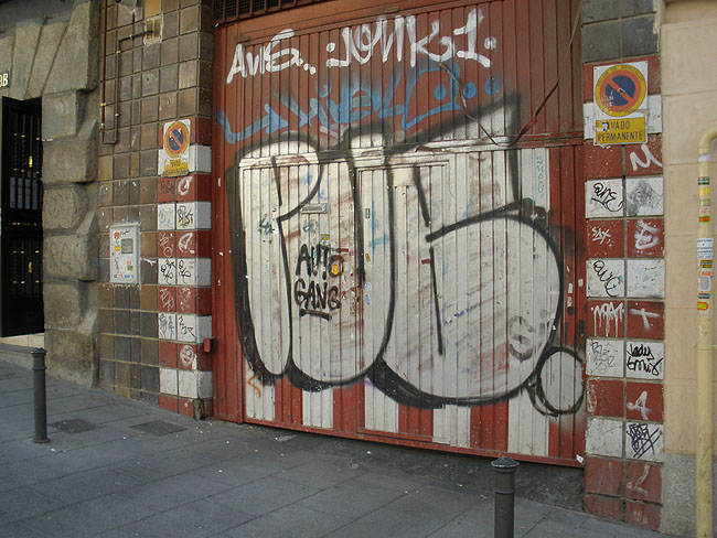 Pub graffiti madrid 4