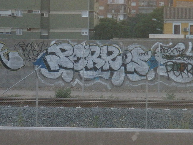 Perros graffiti picture 2