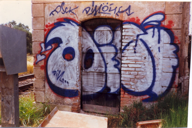 Dim graffiti photo