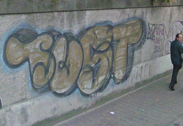 Bust graffiti photo 4