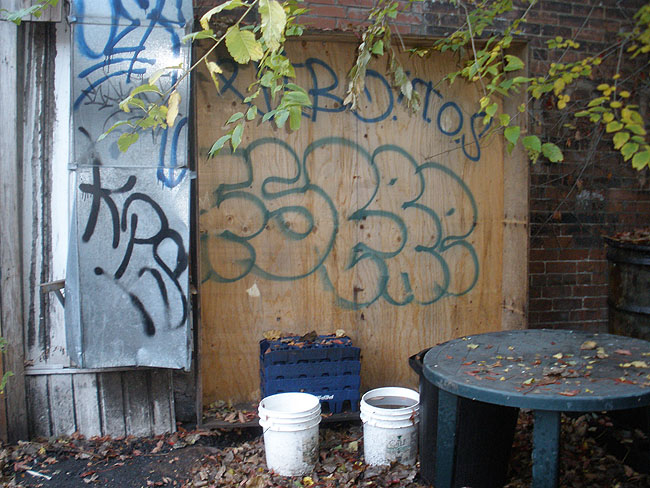 Montreal Unidentified graffiti photo 123