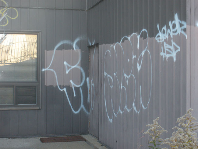 Montreal unidentified graffiti 270