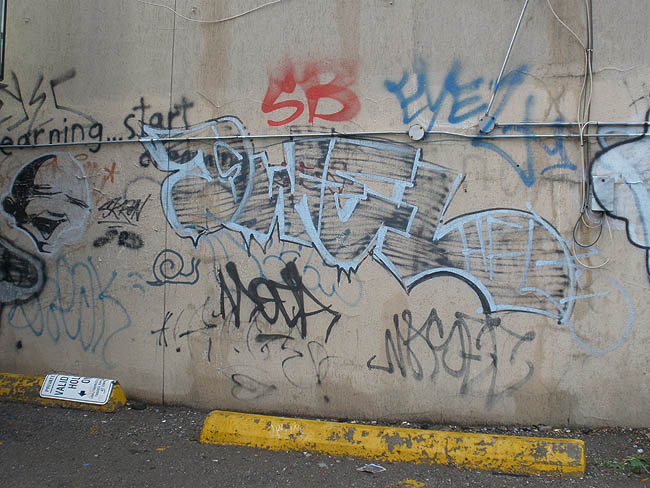 Dwel graffiti photo