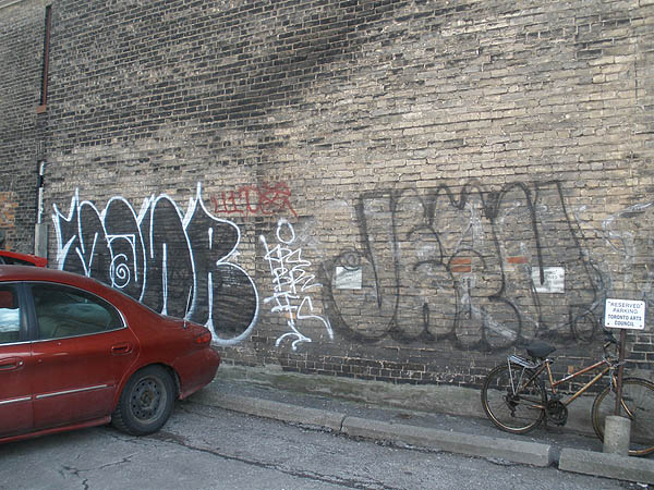 Jean graffiti photo