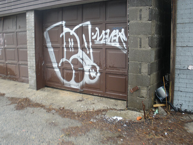 Lever graffiti photo