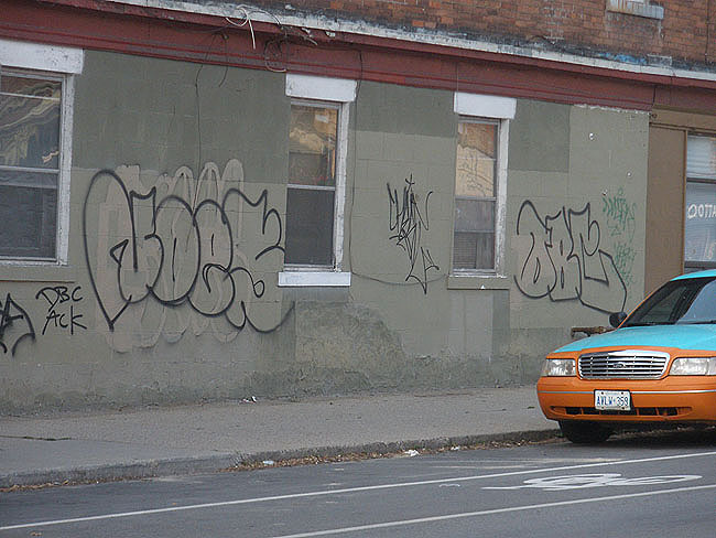 Noser graffiti photo