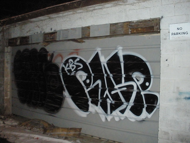 Rewsr graffiti photo
