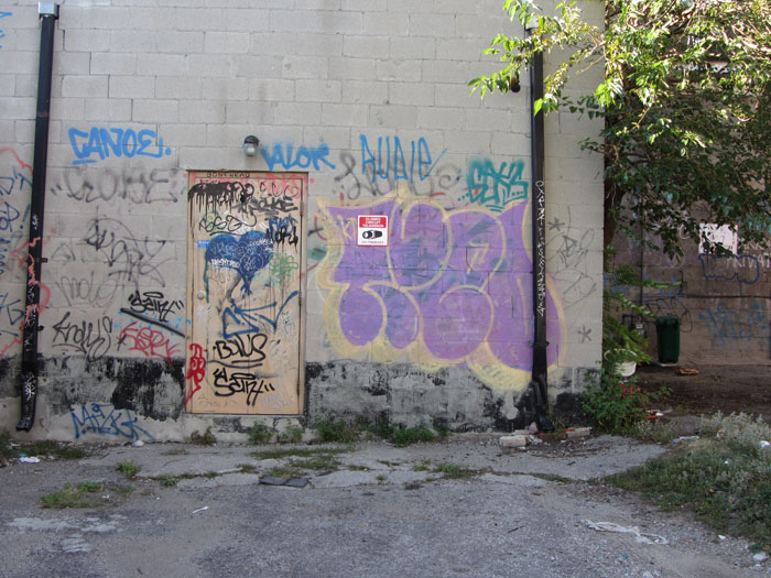 Tred graffiti photo