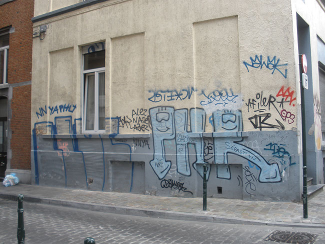 Brussels unidentified graffiti 18